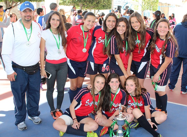 豪门后防崩溃，连续被打穿